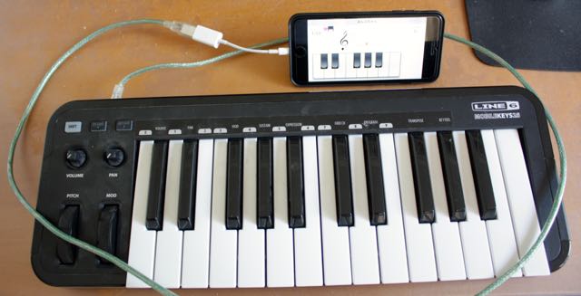 iPhone/iPad にMIDIキーボードを接続する